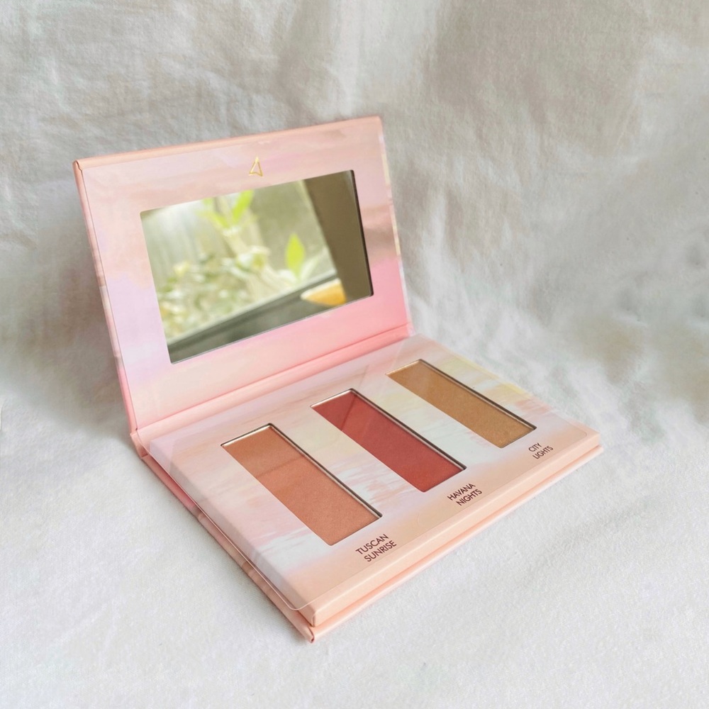**NEW** Dusk To Dawn Palette - Wander Beauty